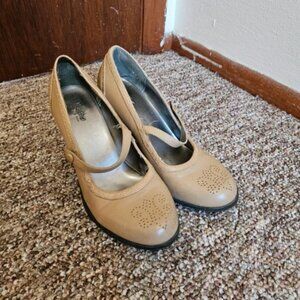 Tan heels